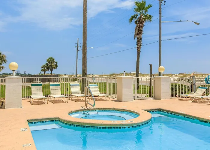 Holiday home Direct Gulf Front With Pools With Hot Tubs - Steps To Gulf Shores